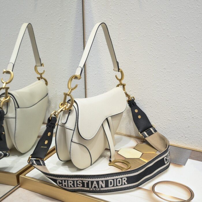 迪奧 (Dior) 女士馬鞍包 1:1 復刻版 DSB26 迪奧 (Dior) 女士馬鞍包 1:1 復刻版 DSB26