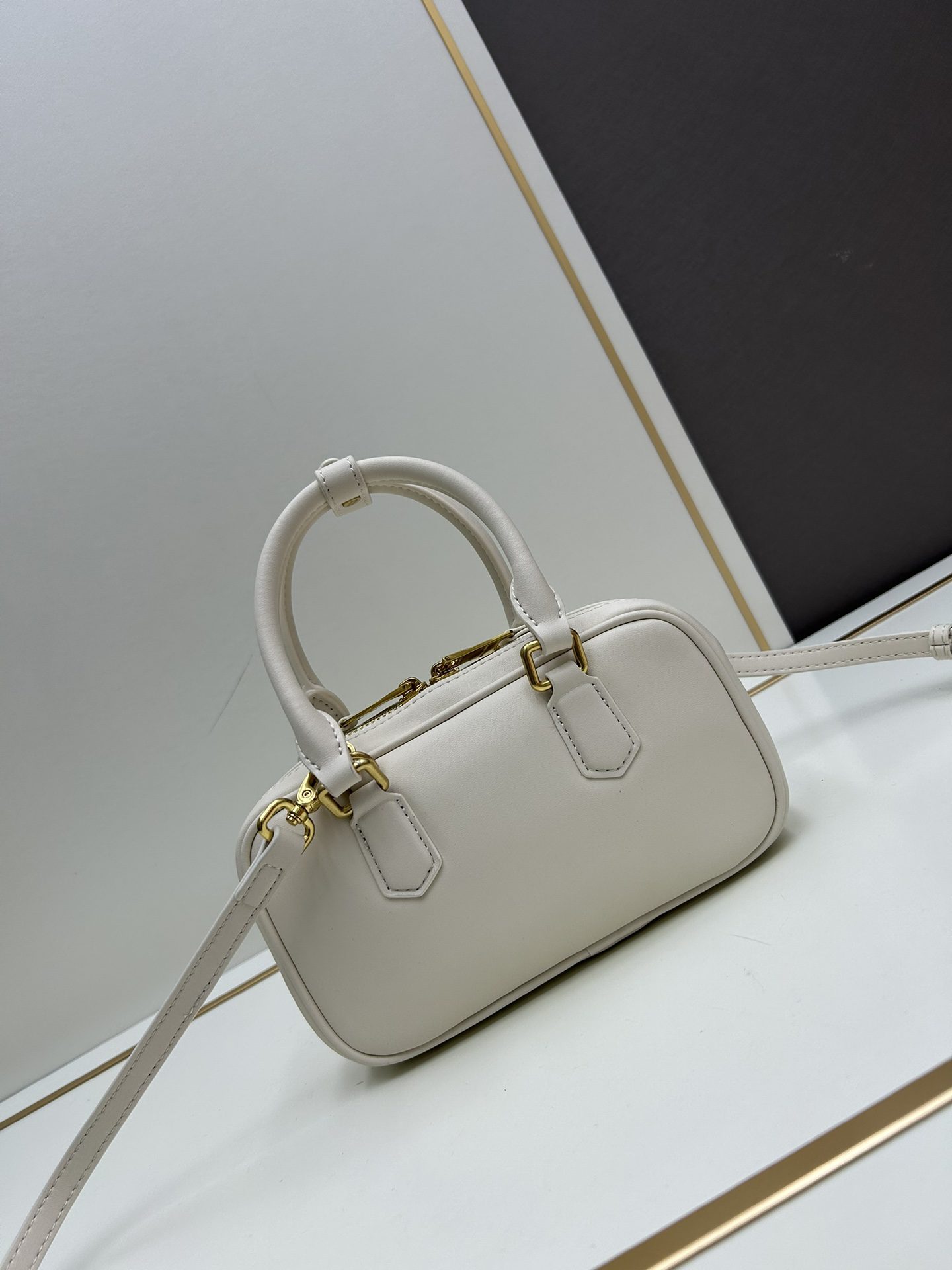 Replica 1:1 Replica Miu Miu Borse con manico superiore MTB02